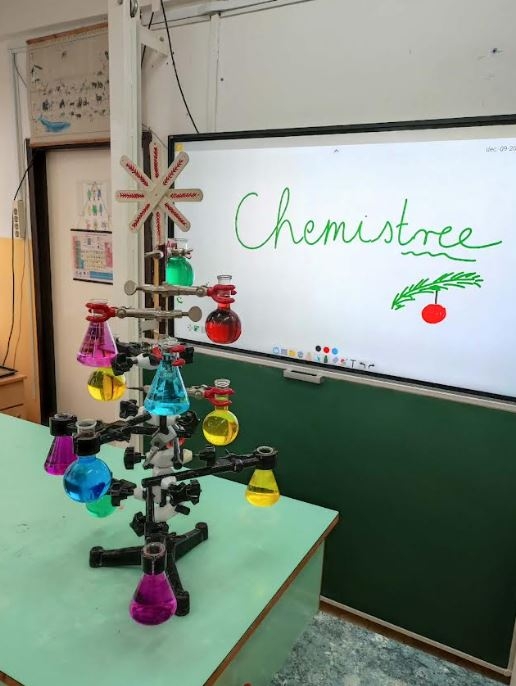 Emelt szintű biológia-kémia tagozatos osztályunk